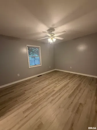 $1,600 | 212 Eagle Ridge Drive, Chatham, IL 62629