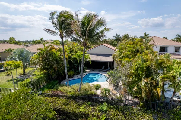 a view of a garden with a fountain