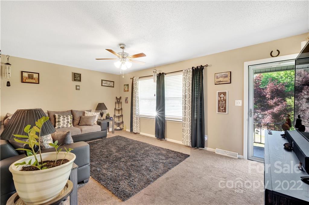 3510 Havenwood Road Dallas, NC 28034 - Photo 5 of 22 Gallery Image 5