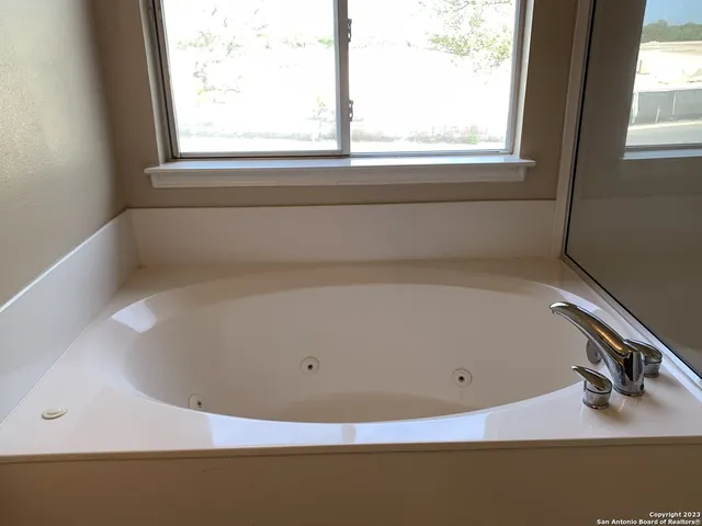 $2,100 | 13514 Riverbank Pass, Helotes, TX 78023