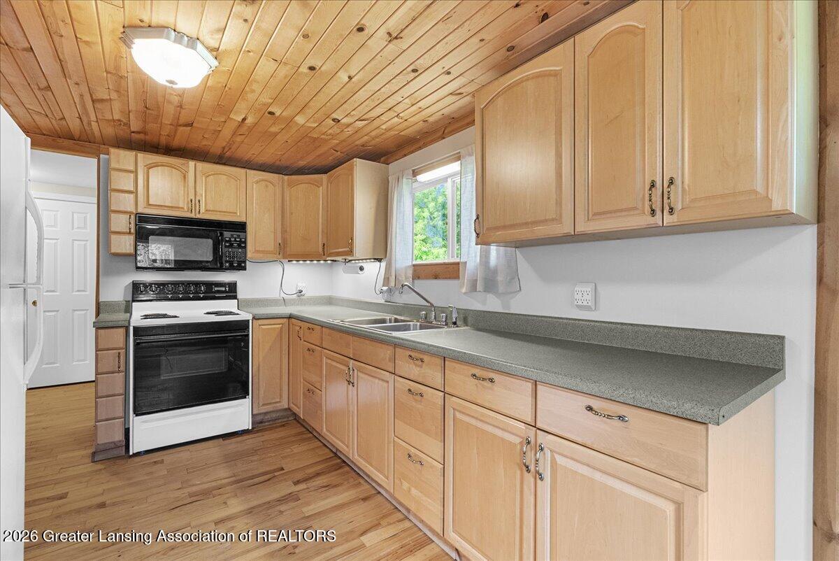 1436 Kelly Road Mason, MI 48854 - Photo 24 of 48
