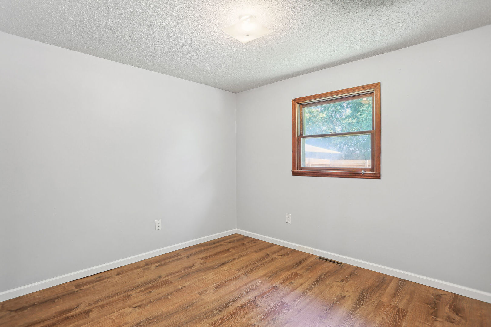 415 South Ridge Street Arcola, IL 61910 - Photo 16 of 24 Gallery Image 16