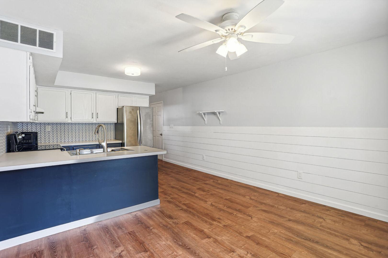 415 South Ridge Street Arcola, IL 61910 - Photo 9 of 24 Gallery Image 9