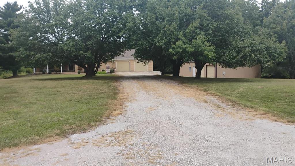 795 Schluersburg Road Augusta, MO 63332 - Photo 3 of 41