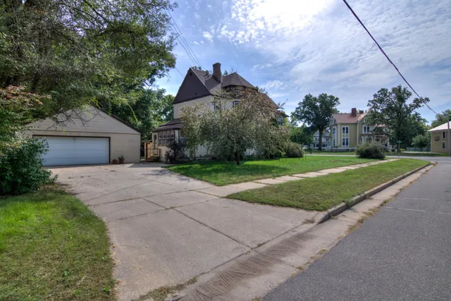 $280,000 | 324 Coleman Street, Chippewa Falls, WI 54729