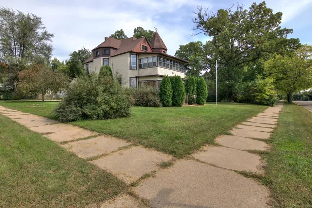 $280,000 | 324 Coleman Street, Chippewa Falls, WI 54729