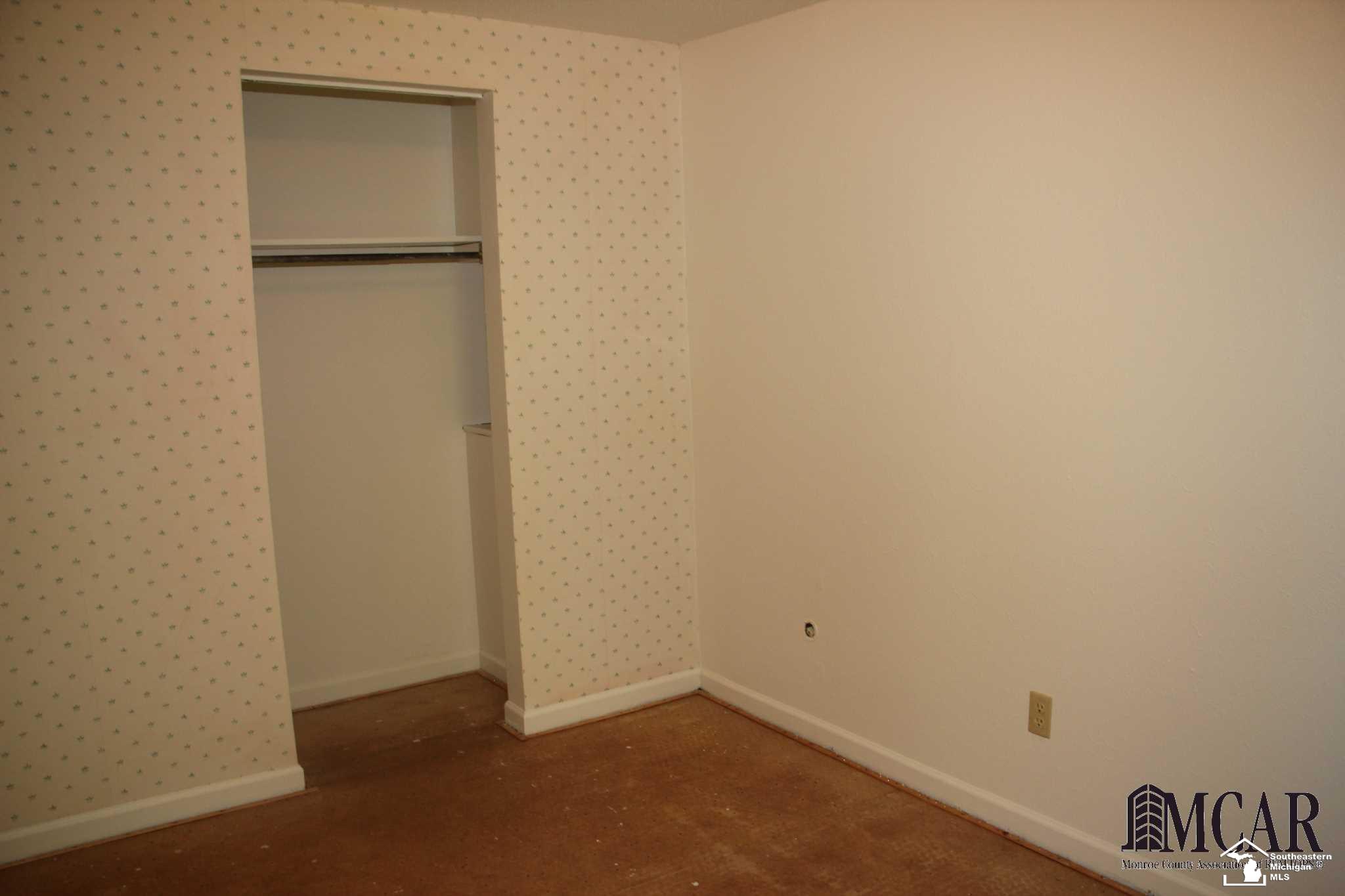11646 Wells Road Petersburg, MI 49270 - Photo 19 of 24 21460004-18.JPG