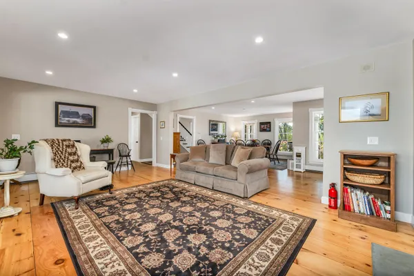 $1,689,000 | 33 Sky Lane, Wolfeboro, NH 03894