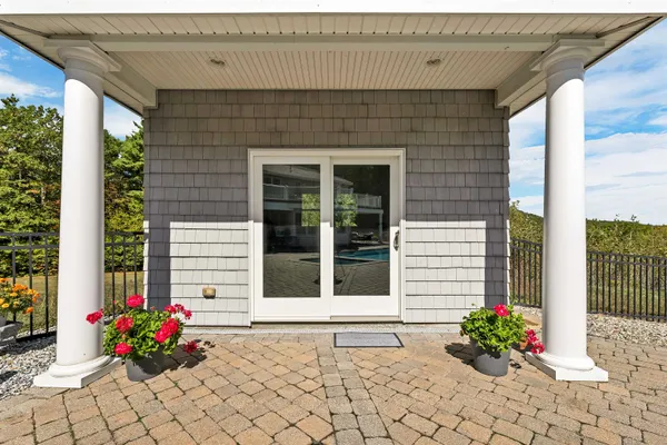 $1,689,000 | 33 Sky Lane, Wolfeboro, NH 03894