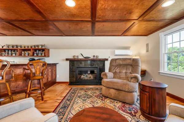 $1,689,000 | 33 Sky Lane, Wolfeboro, NH 03894