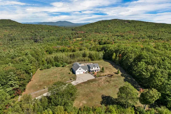 $1,689,000 | 33 Sky Lane, Wolfeboro, NH 03894