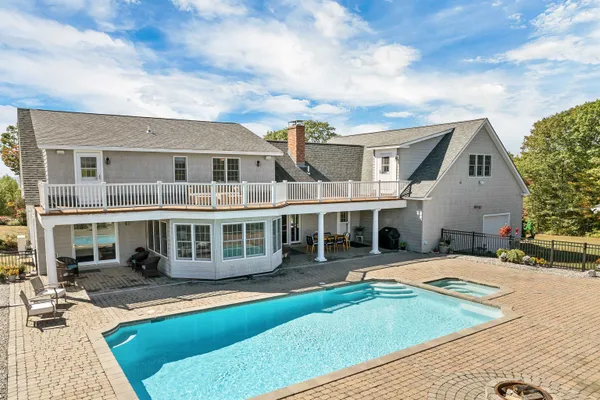 $1,689,000 | 33 Sky Lane, Wolfeboro, NH 03894