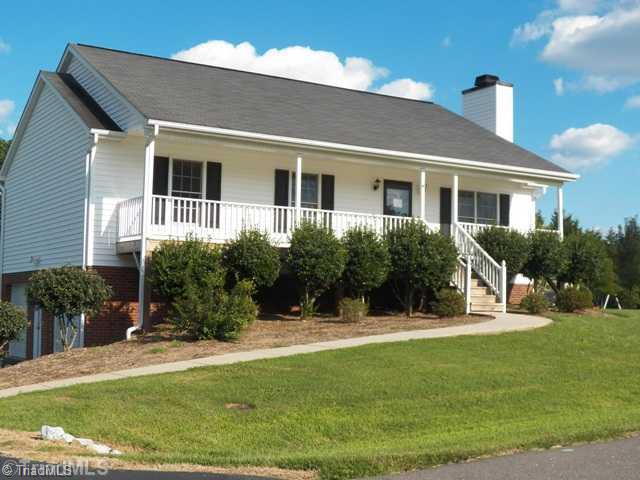 4675 Fieldspring Road Clemmons, NC 27012 - Photo 1 of 12 Exterior Front.