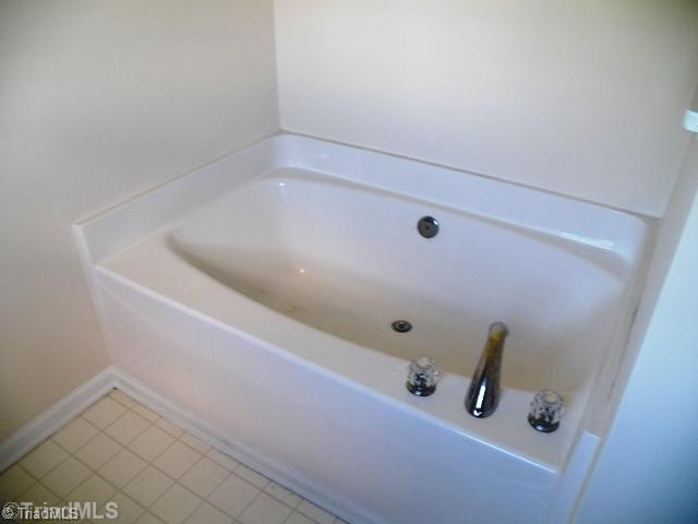 4675 Fieldspring Road Clemmons, NC 27012 - Photo 11 of 12 Master Bath/Spa.