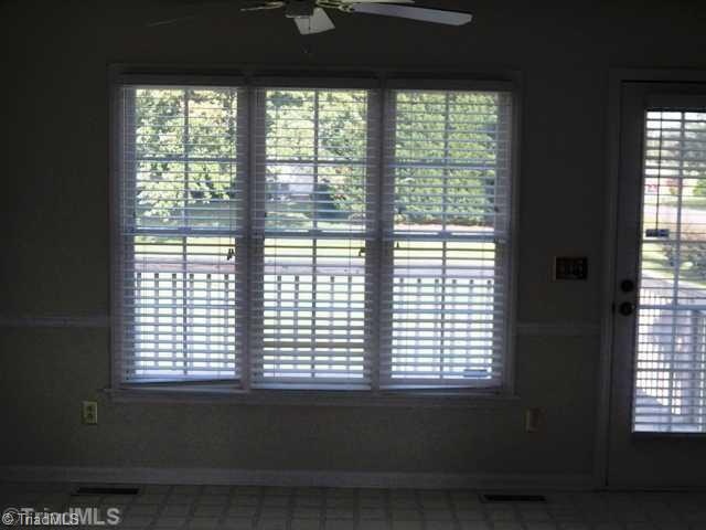 4675 Fieldspring Road Clemmons, NC 27012 - Photo 5 of 12 Breakfast.