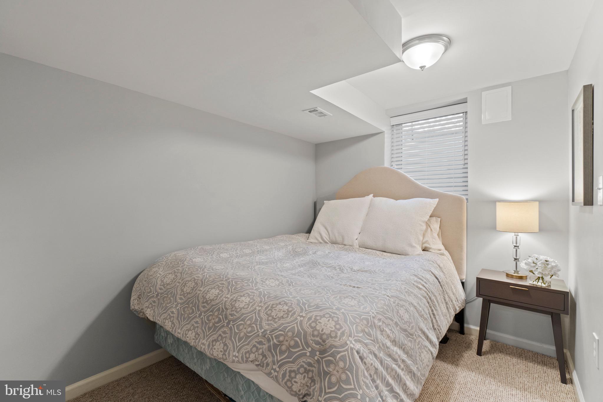 1215 West Braddock Road Alexandria, VA 22302 - Photo 21 of 35