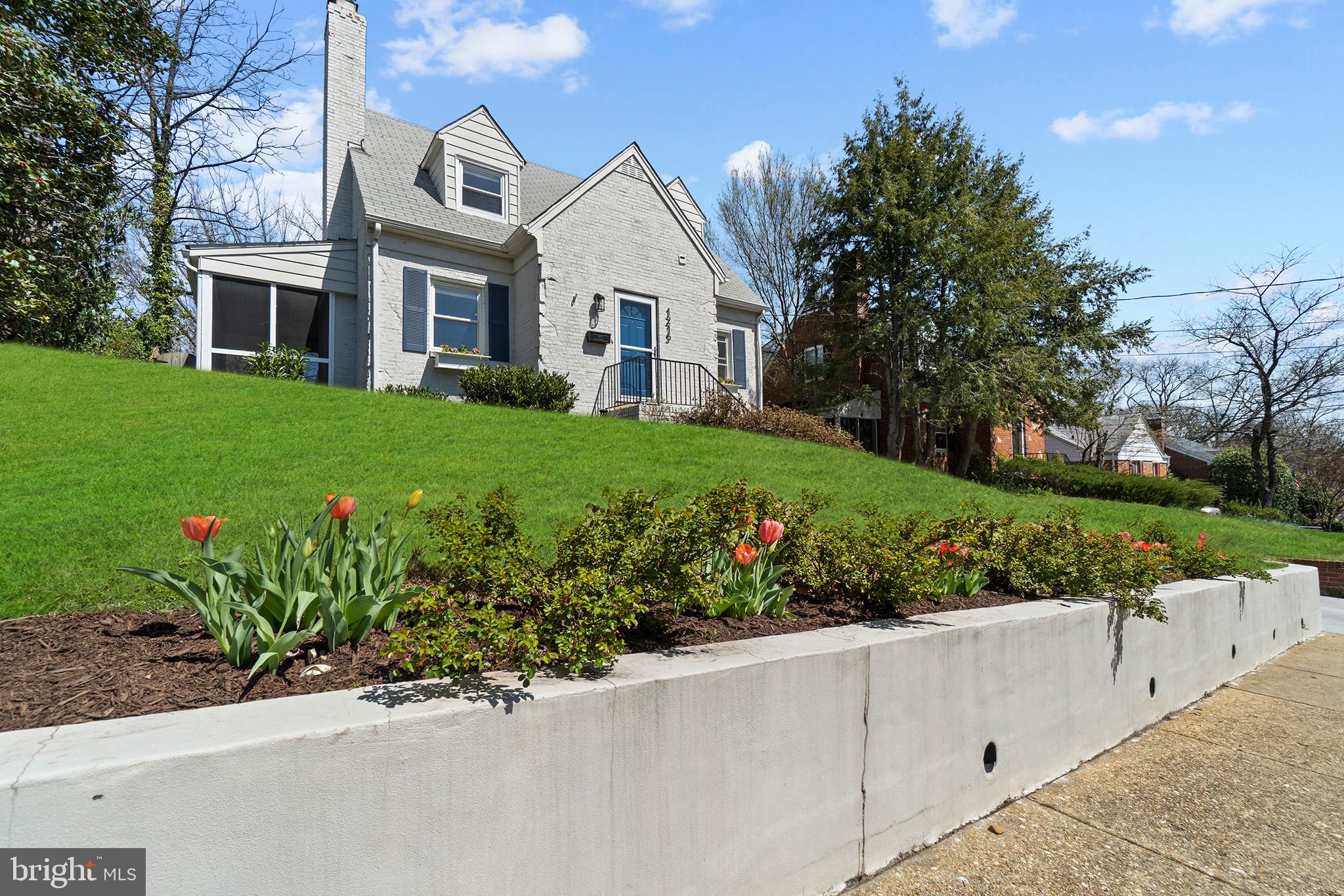 1215 West Braddock Road Alexandria, VA 22302 - Photo 3 of 35