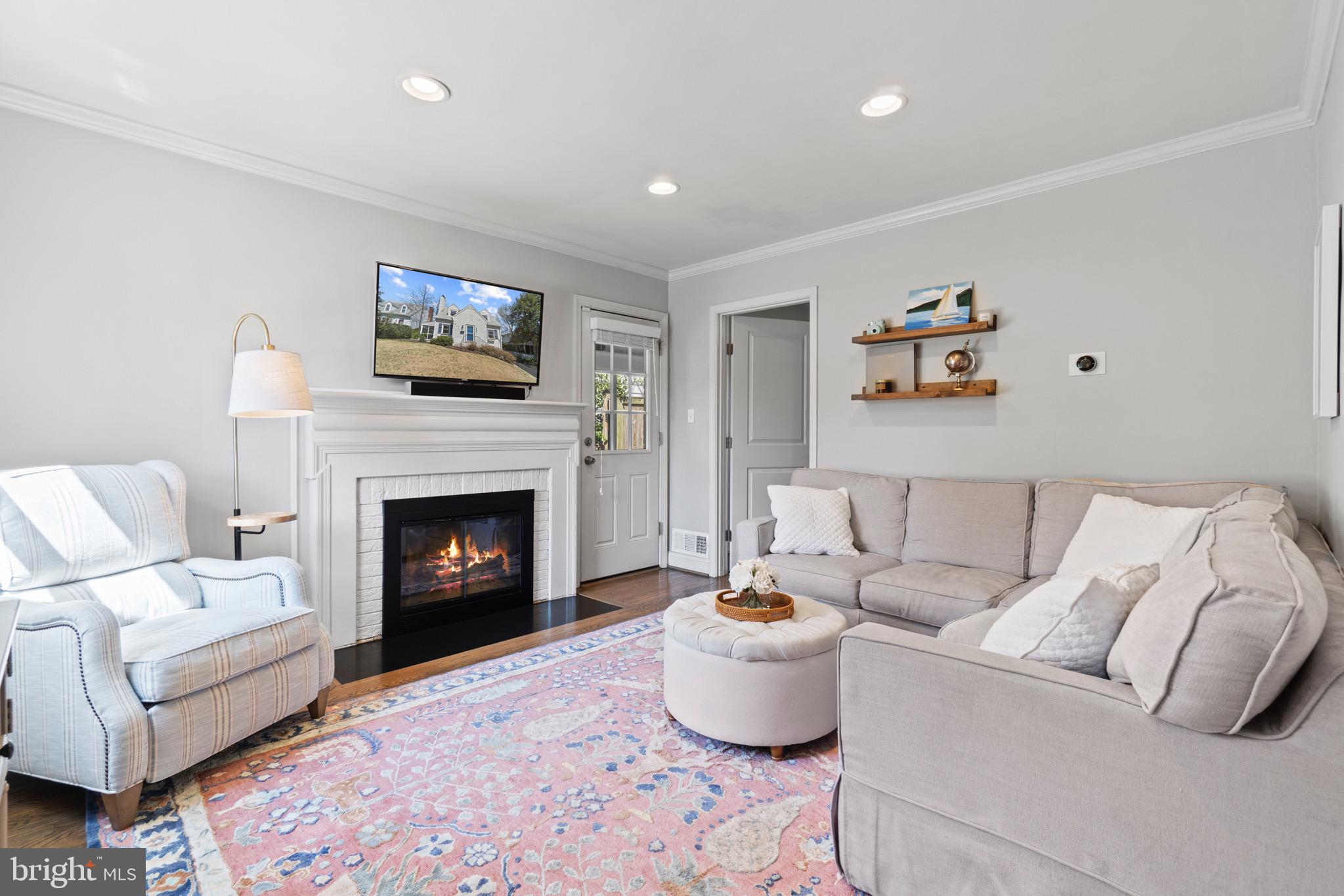 1215 West Braddock Road Alexandria, VA 22302 - Photo 5 of 35