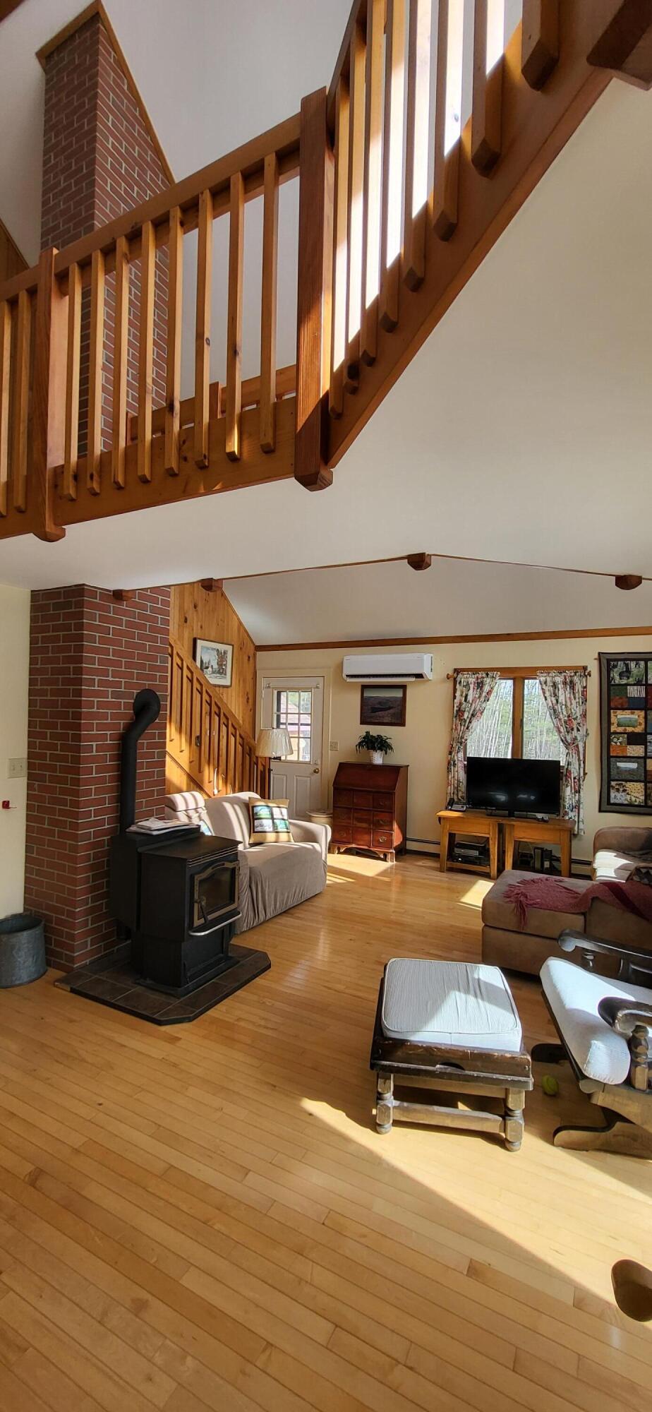 86 Laurie's Lane Hanover, ME 04237 - Photo 15 of 42 living-catwalk