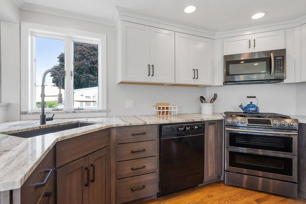 28 Walden Road Wakefield, MA 01880 - Photo 10 of 29 Gallery Image 10