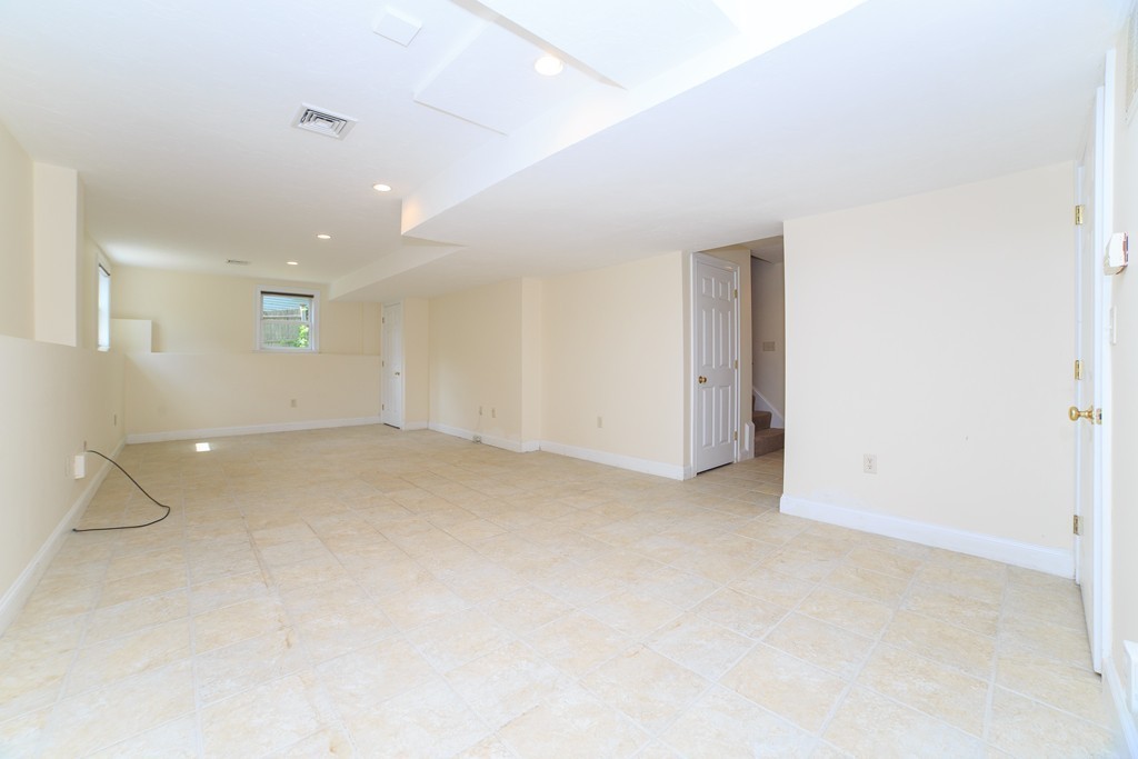 54 Beaconwood Road, Unit 2 Newton, MA 02461 - Photo 25 of 30 Gallery Image 25
