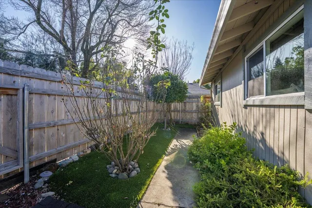 $275,000 | 1833 Del Mar Avenue, Redding, CA 96003