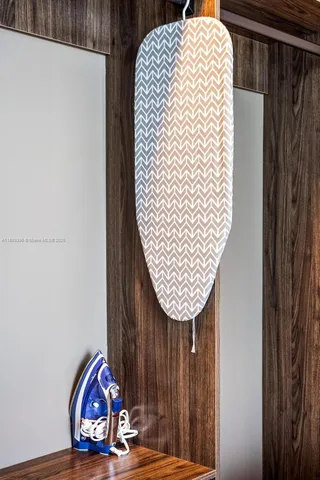 $6,800 | 159 Northeast 6th Street, Unit 5101, Miami, FL 33132