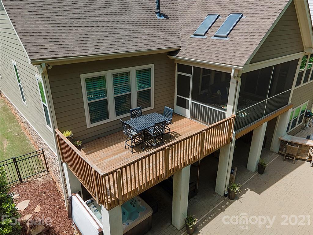 922 Castlewatch Drive Fort Mill, SC 29708 - Photo 34 of 38 a balcony with table and chairs