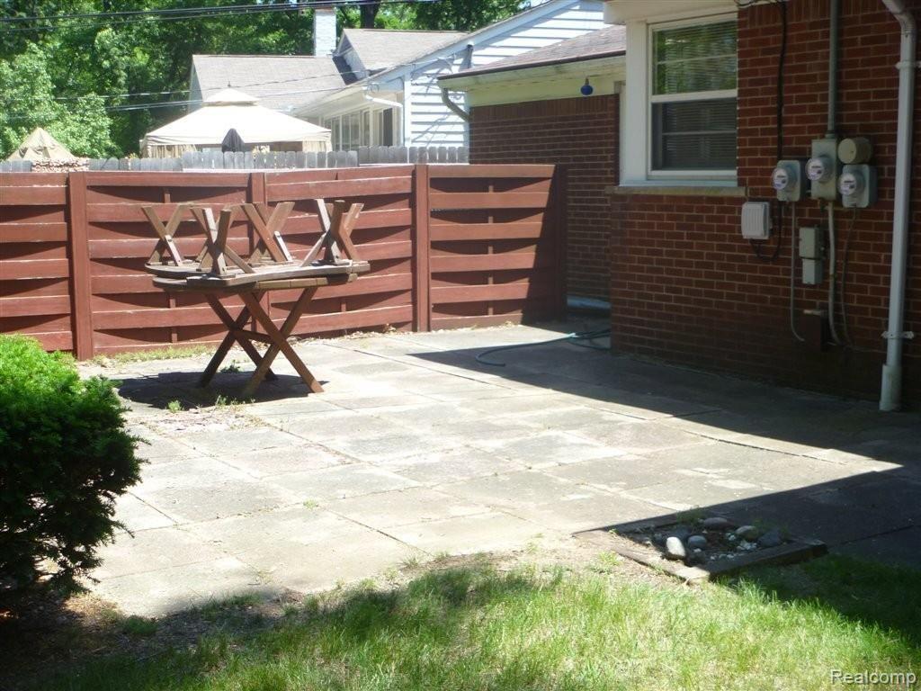 215 William Road Rochester, MI 48307 - Photo 19 of 20 photo18.jpg.JPG