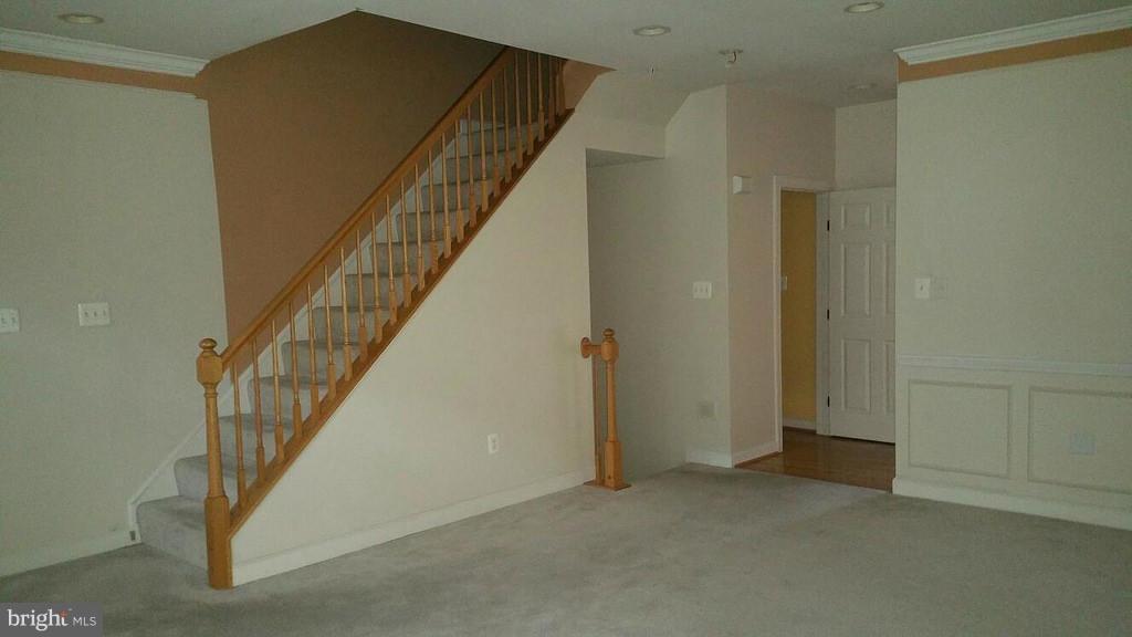 2325 Georgia Village Way Silver Spring, MD 20902 - Photo 4 of 9 Living Room