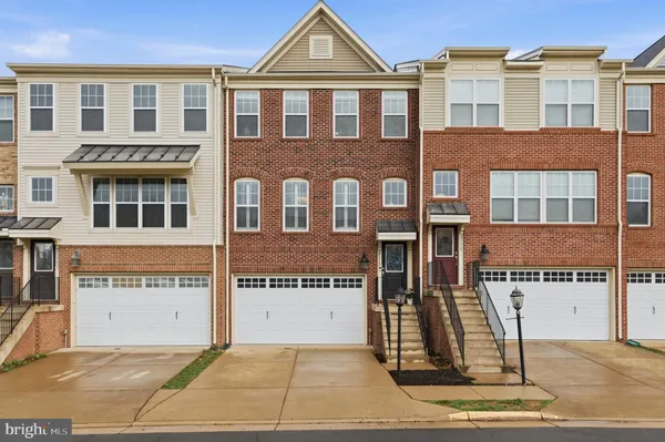 $685,000 | 25349 Wakestone Park Terrace, Chantilly, VA 20152
