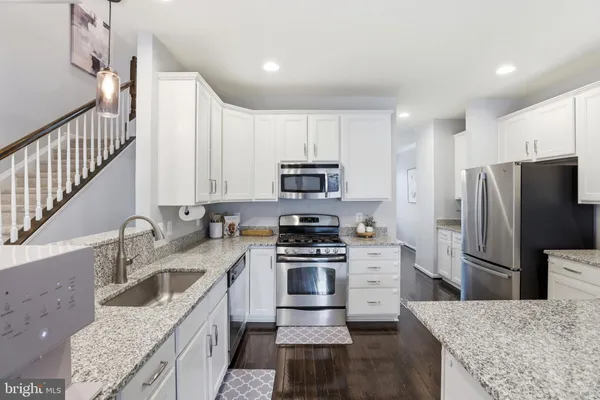 $685,000 | 25349 Wakestone Park Terrace, Chantilly, VA 20152