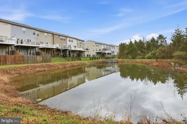 $685,000 | 25349 Wakestone Park Terrace, Chantilly, VA 20152