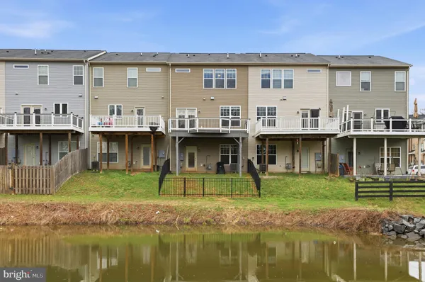 $685,000 | 25349 Wakestone Park Terrace, Chantilly, VA 20152