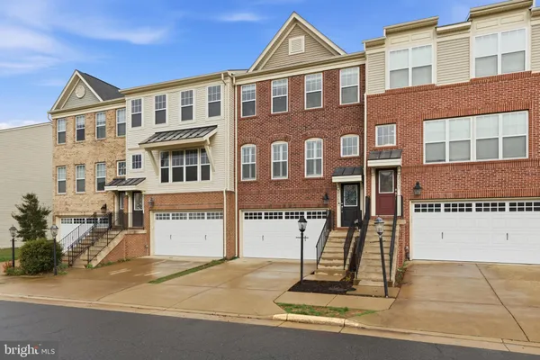$685,000 | 25349 Wakestone Park Terrace, Chantilly, VA 20152