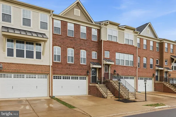$685,000 | 25349 Wakestone Park Terrace, Chantilly, VA 20152
