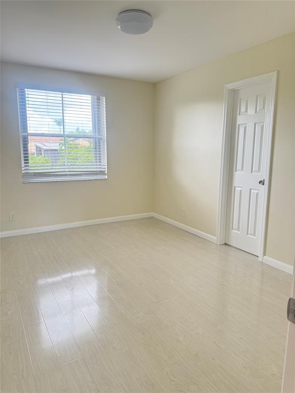 4273 Southwest 84th Terrace Davie, FL 33328 - Photo 14 of 21
