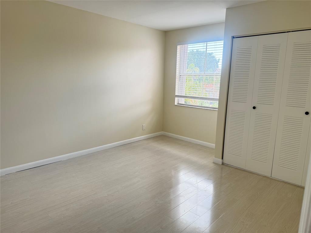 4273 Southwest 84th Terrace Davie, FL 33328 - Photo 8 of 21