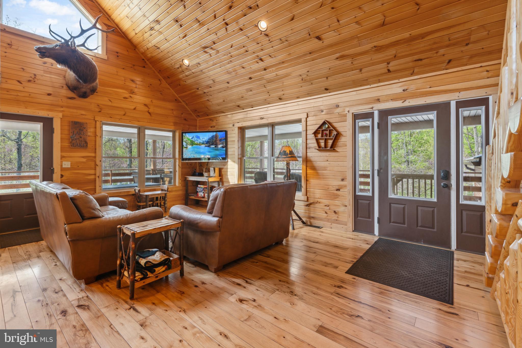 11007 Sugar Maple Huntingdon, PA 16652 - Photo 10 of 46 Living Room | Great Room