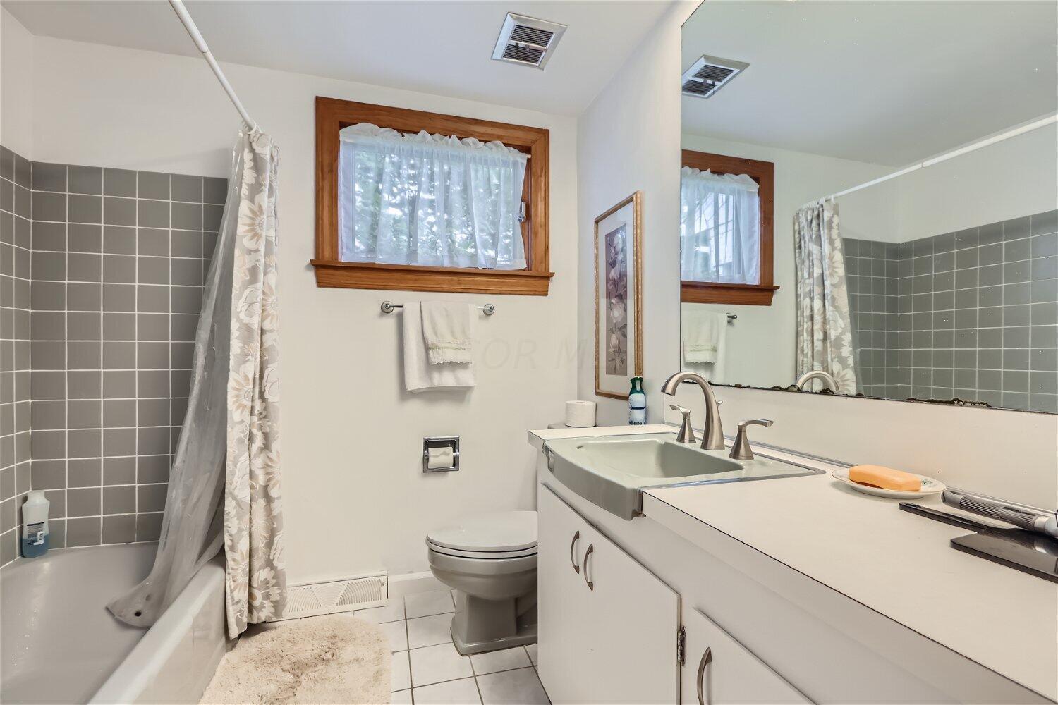 3081 Carisbrook Road Columbus, OH 43221 - Photo 20 of 27 3081 Carisbrook Road - Web Quality - 020
