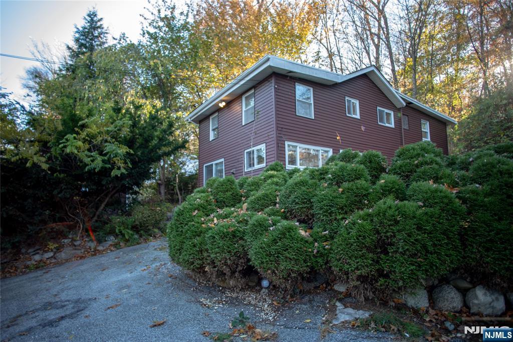 18 Decker Pond Road Sussex, NJ 07461 - Photo 11 of 40