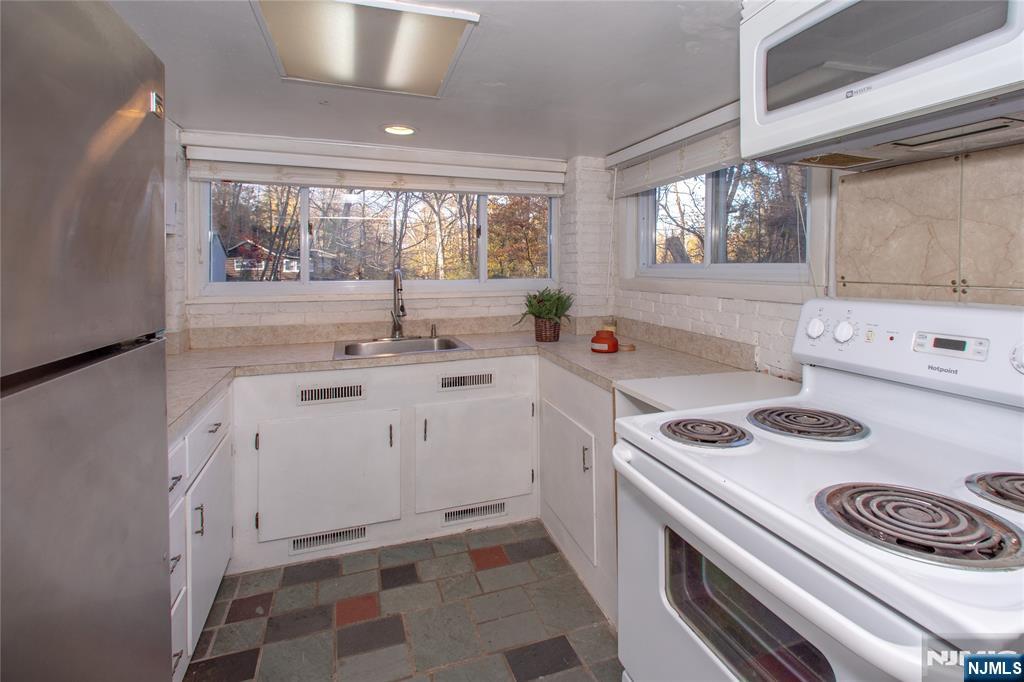 18 Decker Pond Road Sussex, NJ 07461 - Photo 29 of 40
