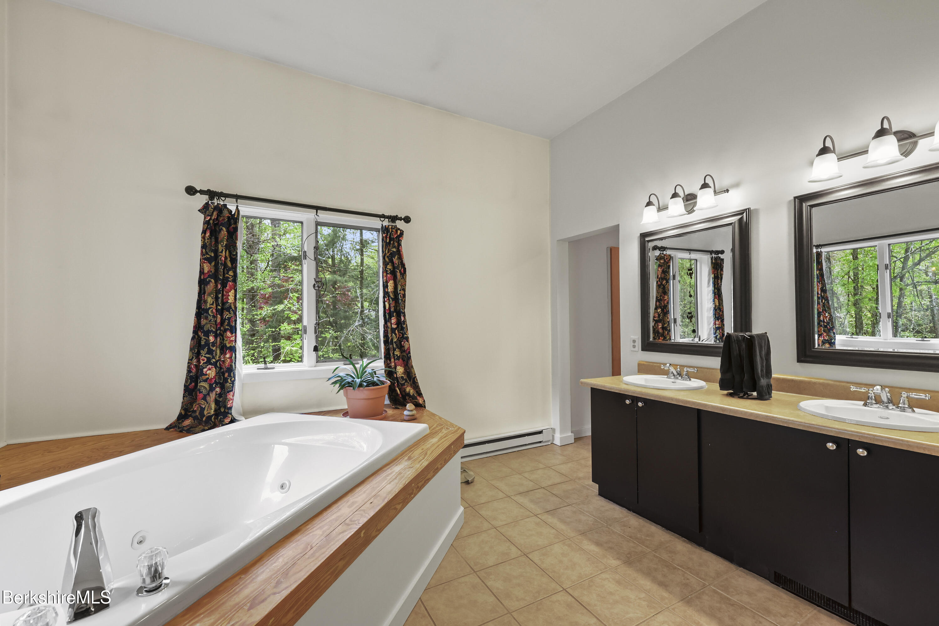 1862 Home Road Sheffield, MA 01230 - Photo 17 of 30 160 Second Floor Primary Bathroom