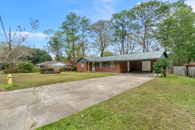 $199,900 | 324 Emerson Drive, Hattiesburg, MS 39401