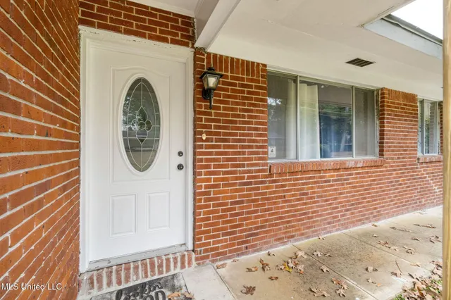 $199,900 | 324 Emerson Drive, Hattiesburg, MS 39401