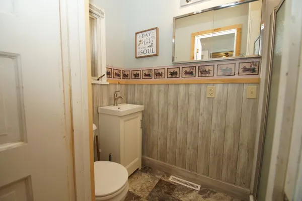 $599,000 | 11404 North Farnsworth Road, Hayward, WI 54843