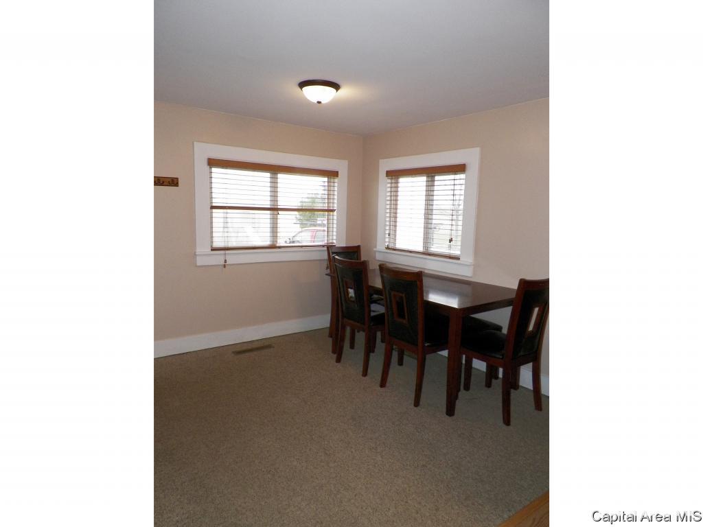 521 South Center Street Oneida, IL 61467 - Photo 14 of 23 Gallery Image 14