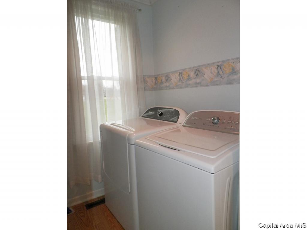 521 South Center Street Oneida, IL 61467 - Photo 15 of 23 Gallery Image 15