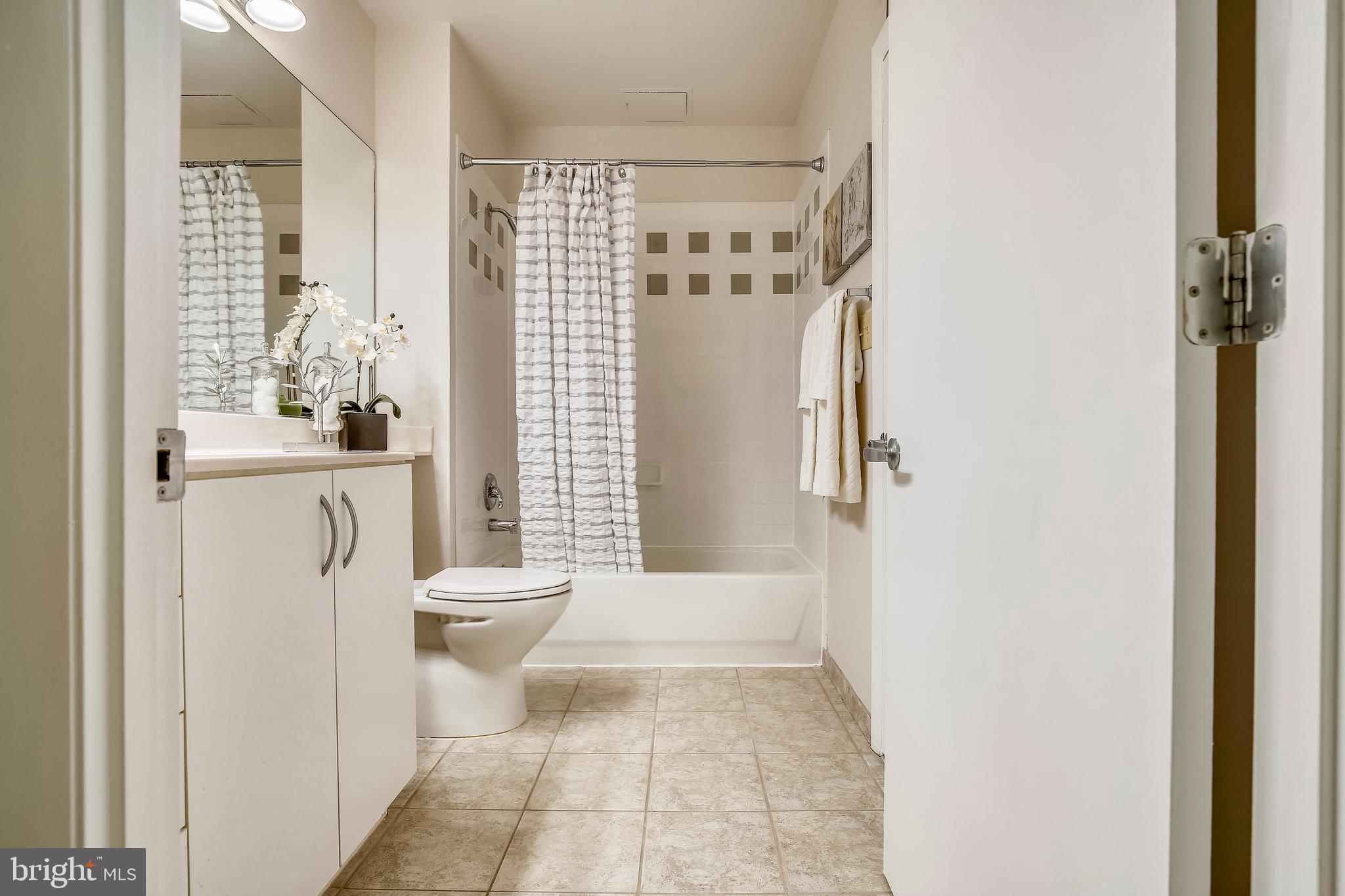1300 N Street Northwest, Unit 211 Washington, DC 20005 - Photo 20 of 30