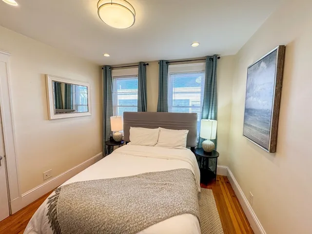 $8,500 | 30 Clay Street, Unit 3FURNISHED, Cambridge, MA 02140